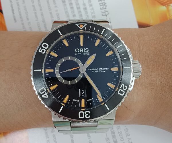 台中二手流當拍賣 原裝 ORIS 豪利時 AQUIS 防水500米 自動 男錶 9成5新 盒單齊全 特價出清 KR027