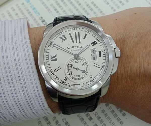 台中流當品拍賣 原裝 CARTIER 卡地亞 CALIBRE 不銹鋼 自動男錶 附盒 9成5新 喜歡價可議 KR046